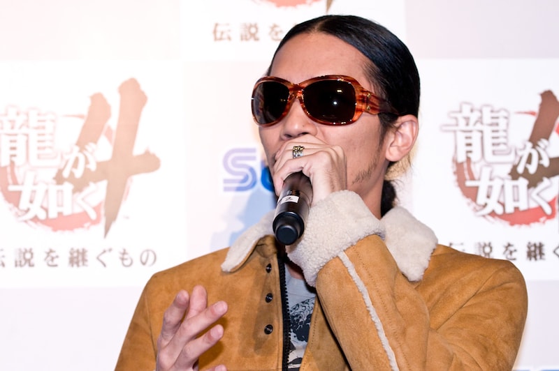 Zeebraは俳優として過去に「TOKYO G.P.」「Tuesday」などの映画作品に出演している（写真は2009年12月の「龍が如く4 伝説を継ぐもの」テーマソング発表会にて）。