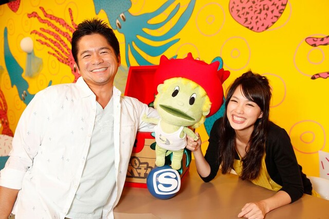 「スペチャ！」のVJ陣、徳光正行・ぺっちゃん・臼田あさ美（写真左より）。ぺっちゃんは今年夏の「SUMMER SONIC 09」で誘拐され、なぜかサイズアップして生還した。写真は誘拐前のもの。