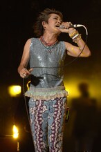 2月10日には忌野清志郎のライブDVD「忌野清志郎 LIVE at SPACE SHOWER TV～THE KING OF ROCK'N ROLL SHOW～」をリリース。スペースシャワーTVが撮りためてきた忌野清志郎のライブ映像から厳選した計40曲が2枚のDVDに収録される。