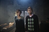 左がAiで右がBAKI。2人がコラボに至ったきっかけは、BAKIが今年１月に横浜でRSPと同じライブイベントに出演した際に、一目惚れならぬ一聴惚れしたからとのこと。