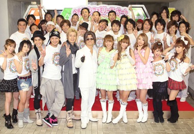 ヘキサゴンファミリー揃い踏みのカウントダウンライブ。遊助はNHK「第60回NHK紅白歌合戦 出場歌手」にも出演する。
