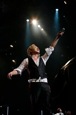 自身の娘の名前からとった「つるのおと」「つるのうた」に続き、「つるのいろ」は三女の名前からタイトルをつけたとのこと。