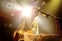 写真は12月17日に行われたライブの模様。