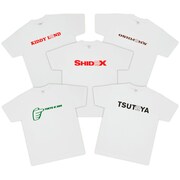 対象5店舗で限定販売されるコラボロゴ入りTシャツ
