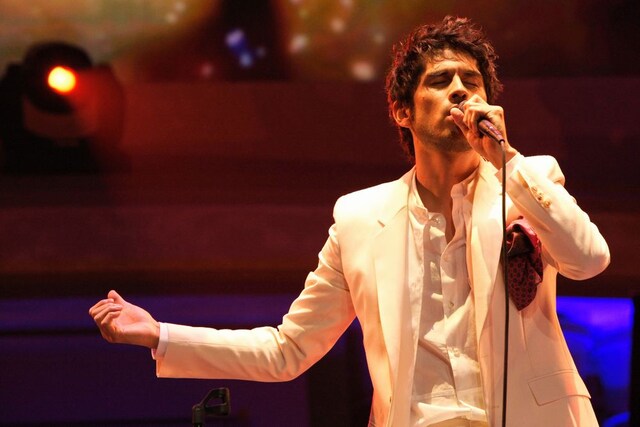 2010年5月にデビュー15周年を迎える平井堅。アニバーサリーイヤーを盛り上げるリリースや特別企画の実施に期待しよう。