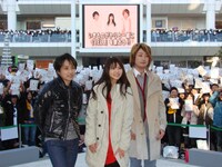 ナタリーPower Pushでは「ハジマリノウタ」の発売を記念してメンバー3人のインタビューを公開中。