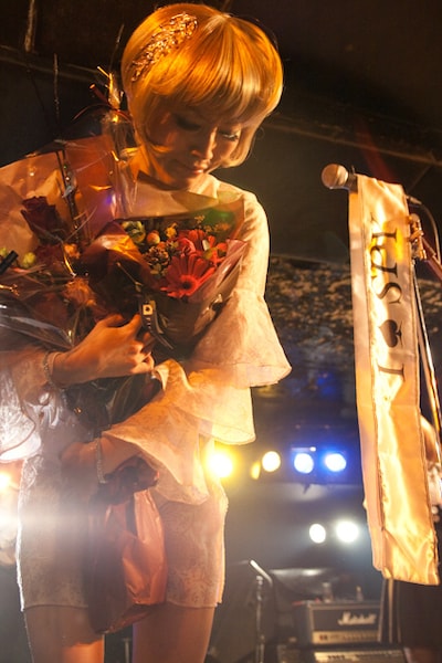 写真はルビィ最後の舞台となった「サザナミナイトvol.16 その名はスペィド presents 美しき獲物たち 特別編」のひとコマ（photo by MIZU）。