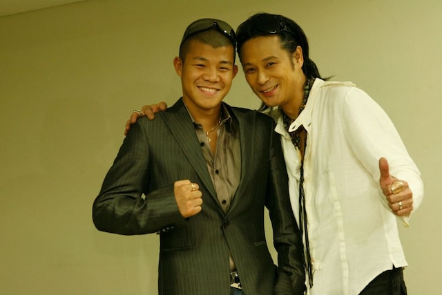 2006年に行われたWBA世界ライトフライ級タイトルマッチで、森友に「君が代」斉唱を依頼した亀田。当時はまだ声が完全ではなかった森友だが、亀田の熱い思いに応え「君が代」を歌い上げた。