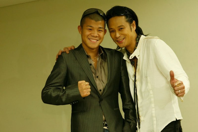 2006年に行われたWBA世界ライトフライ級タイトルマッチで、森友に「君が代」斉唱を依頼した亀田。当時はまだ声が完全ではなかった森友だが、亀田の熱い思いに応え「君が代」を歌い上げた。