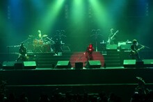 アリーナならではのステージングで、集まった多くのファンを沸かせたBUCK-TICK。