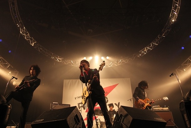 THE BAWDIES