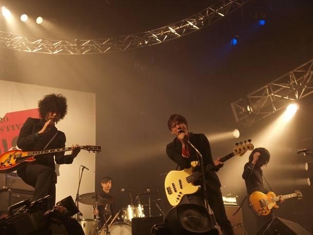 THE BAWDIES