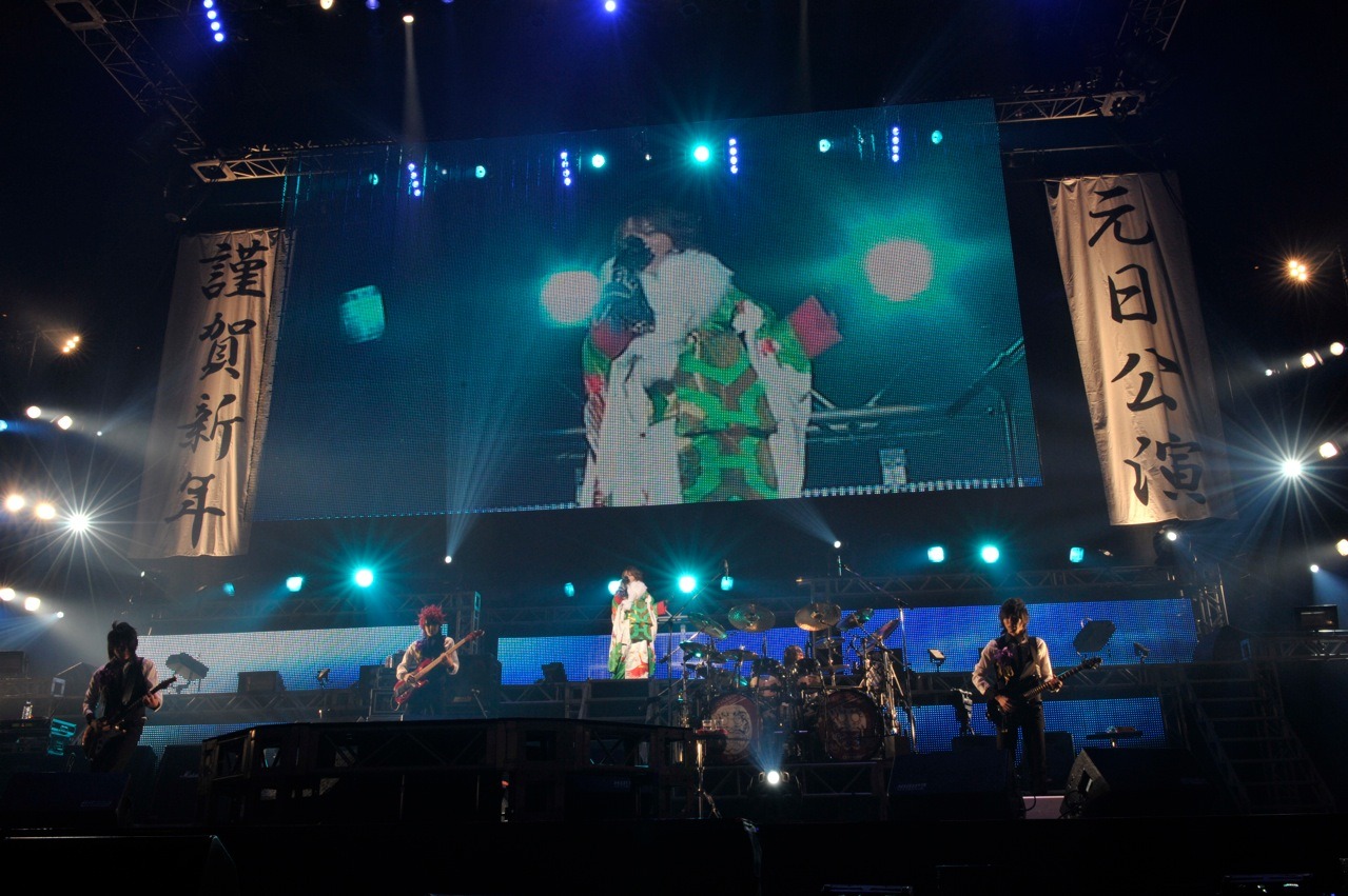 1年の始まりにぴったりの豪華なステージに、集まった観客も最初から最後まで大盛り上がりとなった。