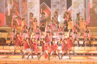 「モ」「ベ」「キ」「マ」「ス」全員でモーニング娘。の「そうだ！We're ALIVE」を熱唱。