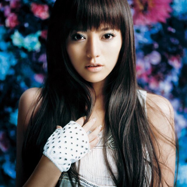 ニューシングル「Diamond / Over the clouds」は、昨年11月に発売された2ndアルバム「my life」以来の新作（写真はアルバム「my life」CD+DVD仕様ジャケット）。