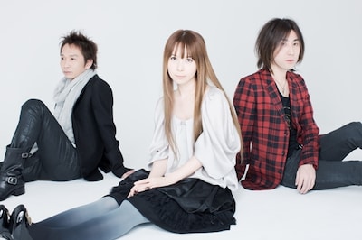 写真左が松井亮。