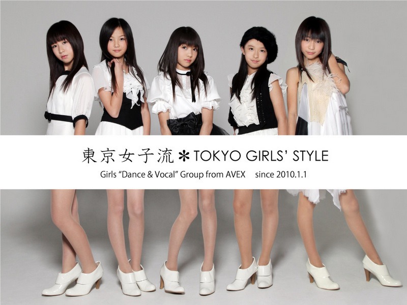 写真左から、小西彩乃、山邊未夢（リーダー）、新井ひとみ、中江友梨、庄司芽生。年齢は5人とも非公開。
