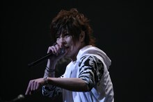 葵は東京厚生年金会館のステージで「（現メンバーになって）最初のライブを行った場所でもあるので、特別な気持ちがある。2010年は、去年よりも突っ走っていきたい」