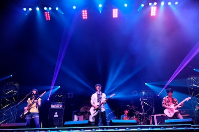 ライブ終了後にはスクリーンに1月4日に下北沢GARAGEで急遽ワンマンライブを行うことが告知され、ファンを驚愕させた。