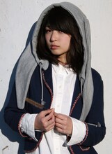 ソロデビュー当時のプー・ルイ（2010年）。