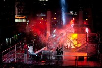 大がかりな特効を使ったビデオ撮影の様子。