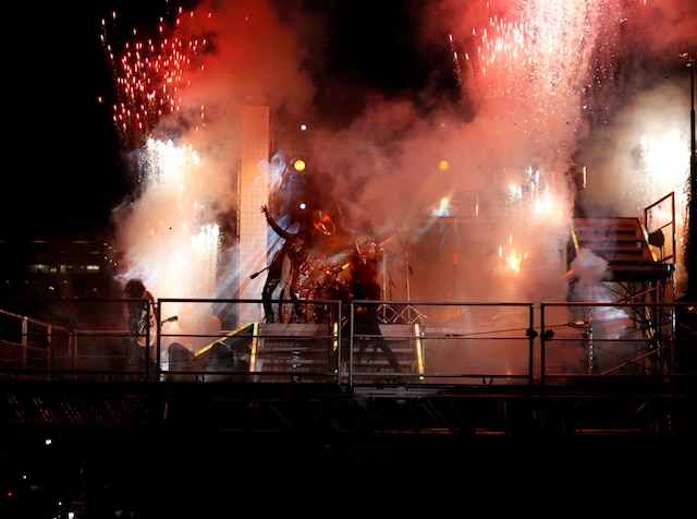 独立記念日以外で花火の使用が許可されるのは、アメリカ市街地では極めて異例なこと。