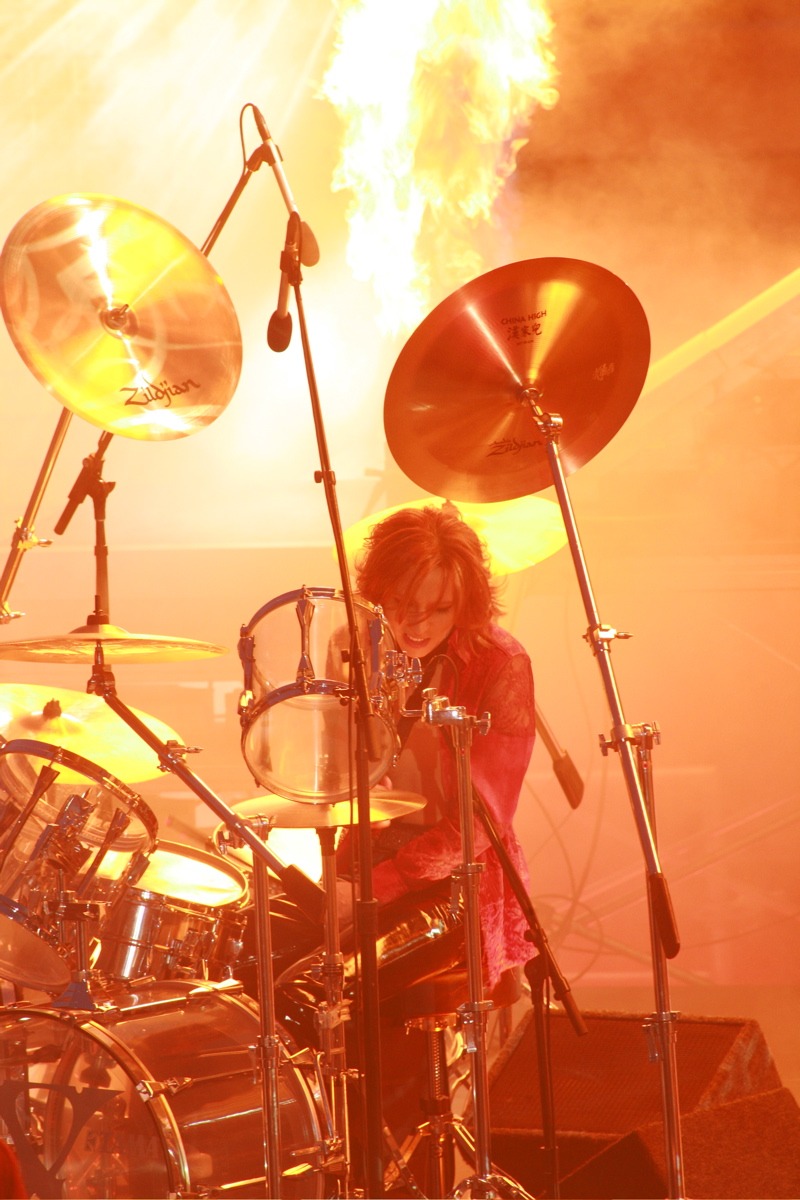 YOSHIKI