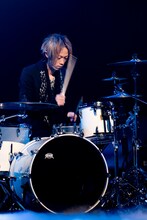 yukihiroは過去のオリンピックの思い出について「トリノオリンピックで、フィギュアスケートの荒川静香選手が金メダルをとった演技が素晴らしかったです。ぜひ『BLESS』に乗せて滑ってみてほしいですね」と語った。