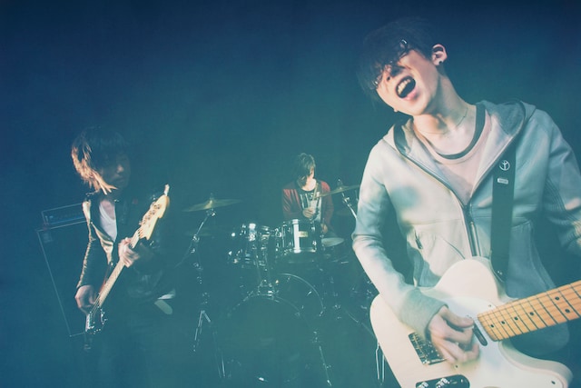 「風のメロディ」はTBS系土曜日深夜のエンターテインメント情報番組「エンプラ」のオープニングテーマに起用。「向かい風」はMBS系火曜深夜のバラエティ番組「チュー's DAYコミックス 侍チュート！」のエンディングテーマとしてオンエアされている。