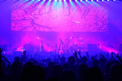 丸1年をかけて、ついに完結したアルバム「UROBOROS」の世界。この体験を通じて、今後DIR EN GREYがどこへ向かっていくのか、ファンならずとも気になるところだ。