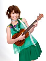 初収録となる新曲のひとつ「ファイト!!」はおなじみウクレレスタイルのほんわかしたナンバー。「ウクレレの音色と合わせて『まったりのんびり戦ってこう』っていうメッセージを込めた詞にしてみました」とのこと。