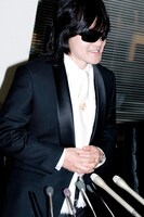 会見の最後には、「mixi日記にも書いたように、ファンには本当に『これからのTOSHIをどうか見てください』と伝えたい」とコメント。