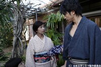 向井理・優香主演「黄金風景」より。