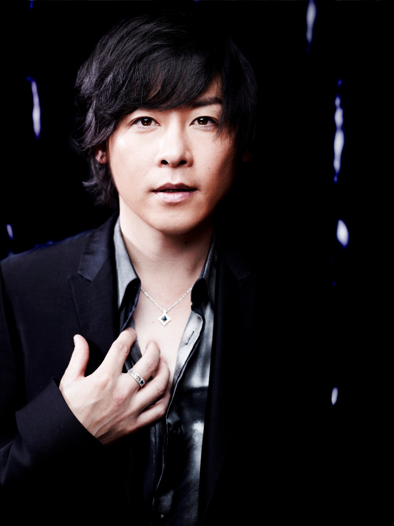 河村隆一 - 河村隆一、ベストセラー作家と“抱きしめたい”コラボ
