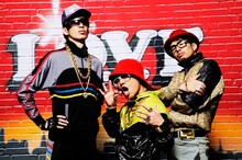 HOME MADE 家族は、明日1月22日放送の原宿アメブロ放送局「IMALU＆“JxJx”の超超超!!!自由時間」に出演。サイトウ“JxJx”ジュン（YOUR SONG IS GOOD）とIMALU相手にトークを繰り広げる。