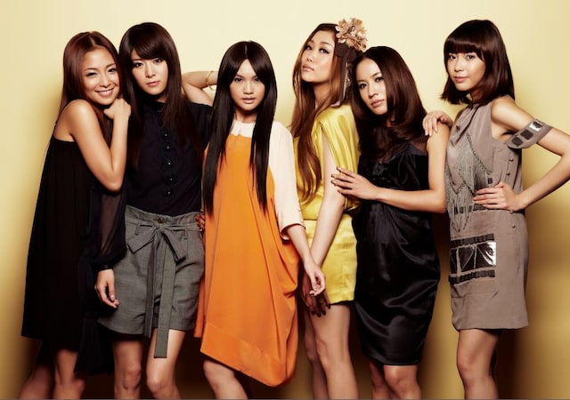 左から香港のジェイミー・フォン、中国のジアチン・ウェイ、台湾のレイニー・ヤン、日本のJUJU、タイのMINT、シンガポールのオリビア・オン。