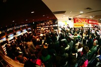 PE'Zのニューアルバム「1・2・MAX」は2月3日にリリース。アルバム発売後は結成10周年を記念した企画ライブや全国ツアーを開催する。