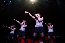 メンバーから「最近はどうなの？」という問いに、REINAは「さみしいです……でもこんな気持ちを作詞してみようかな？」と回答。今後はREINA作詞による切ないナンバーも期待できそうだ。