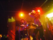 中塚は「岡本さんとはアラキさんを通じて知り合ったんですが、すっかり意気投合して3人で飲み仲間になりました。で、3人で『誰かが肝臓を壊さないうちに何か作ろう!』ってことになって……」とコラボレートに至る経緯を語った。