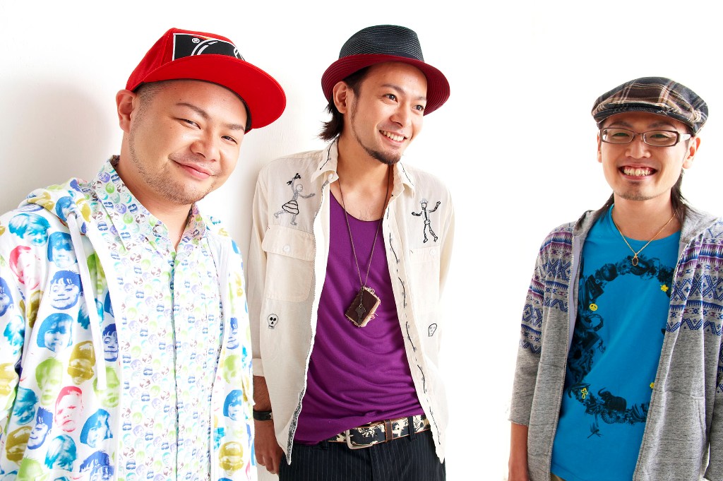 高校の同級生だったメンバーを中心に2000年に結成され、今年で10周年を迎えるPENGIN。