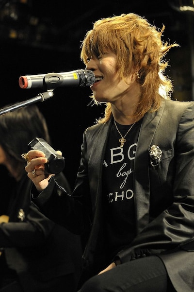 イベントの招待券は、タワーレコード渋谷店で「ABINGDON ROAD」を予約購入した人先着300名に配布。配布日には多くのファンが店舗に詰めかけ、あっという間に予定枚数の配布が終了した。