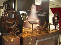 オペラをイメージしたチョコレートディスプレイ