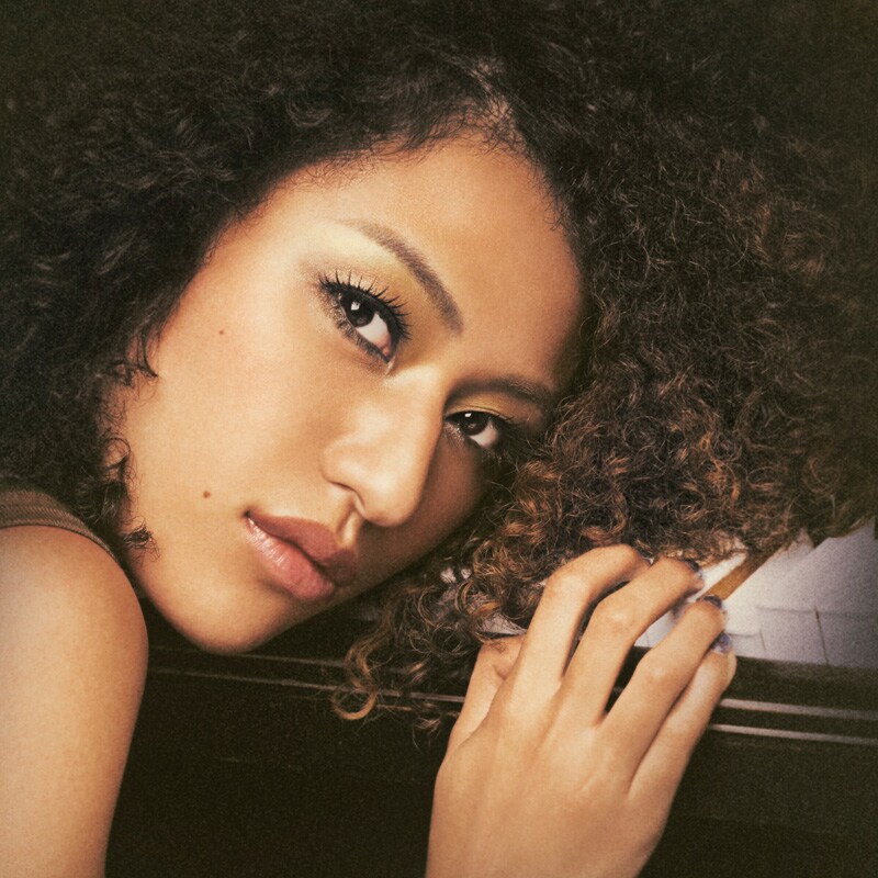 最新シングル「一秒ごとの瞬間を」が、福岡の各CDショップのランキングで軒並み首位を記録中のmy。春には新作のリリースを予定しているほか、6月には初のワンマンライブを行う。