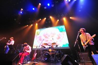 ダブルアンコールで成山は「ツアーが終わったら次の作品に取りかかろうかと。年内……もしくは来年の今日くらい。いや年内でがんばります！」と宣言。