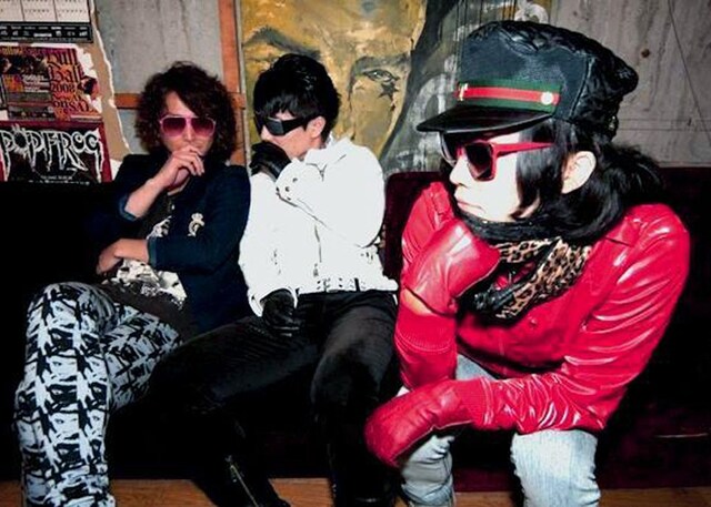 MONICA URANGLASS（写真）をはじめ、レーベルを代表する豪華バンドが大集合する。