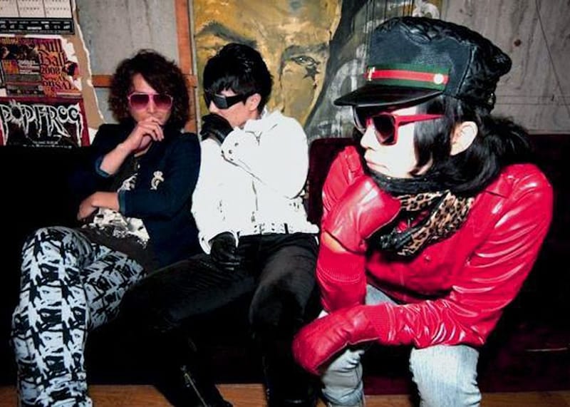 MONICA URANGLASS（写真）をはじめ、レーベルを代表する豪華バンドが大集合する。