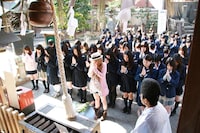 西野カナは2月24日にニューシングル「Best Friend」をリリース。自身の受験経験をもとに制作されたこの曲は、現在着うた先行配信が行われている。