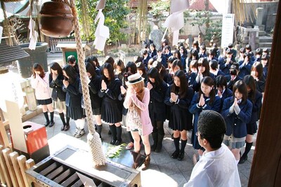 西野カナは2月24日にニューシングル「Best Friend」をリリース。自身の受験経験をもとに制作されたこの曲は、現在着うた先行配信が行われている。