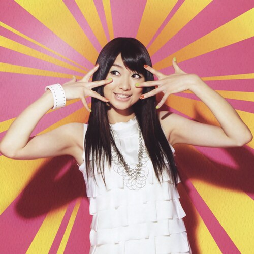 ブックレットには14の顔？戸松遥の1stアルバム完成 - 音楽ナタリー
