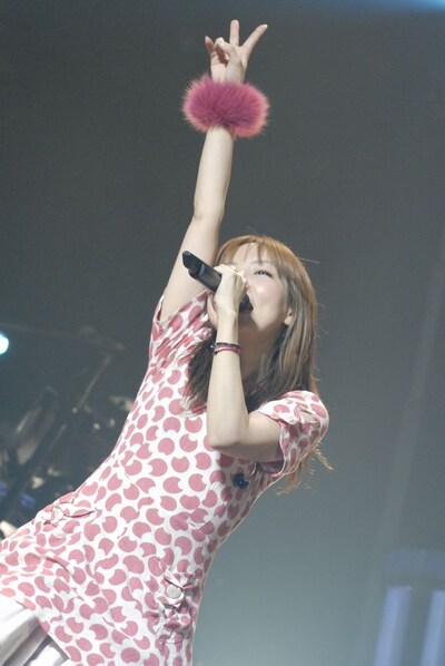 2月3日にリリースしたニューシングル「戻れない明日」が、オリコンデイリーチャートで連日1位を記録しているaiko。タイトル曲は日本テレビ系ドラマ「曲げられない女」の主題歌としてオンエア中。